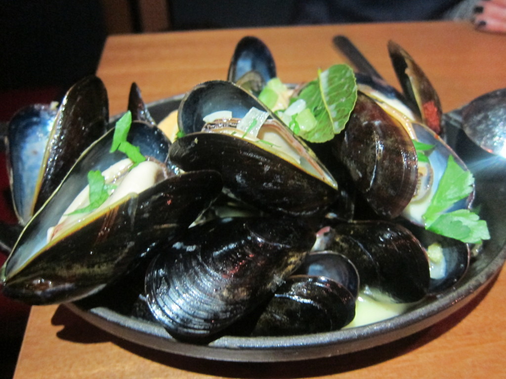 Maine Bouchot Mussels with French Fries, White Wine and Garlic