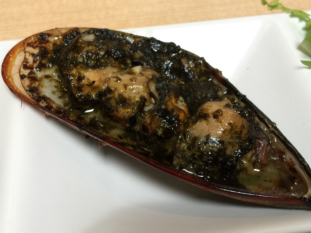 Mussel with Garlic Butter and Seaweed